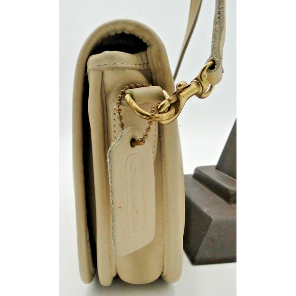 Vintage Coach Beige Leather Penny‎ Pocket Purse Crossbody USA M9N-9755 - Picture 4 of 7